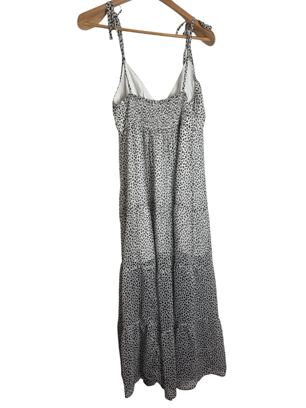 Abercrombie & Fitch Chiffon Flowy Tiered Maxi Dress White Geo Print size M flaw